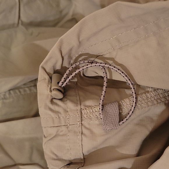 Like New Columbia Insect Blocker Tan Flint Gray Cargo Pants - Picture 5 of 10